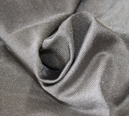 Materiał ze srebrnej nici